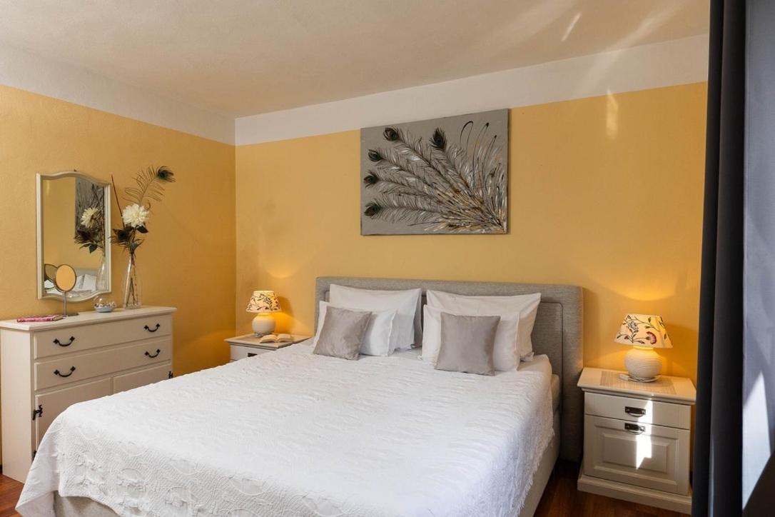 Emaris Apartment Tribalj  Luaran gambar