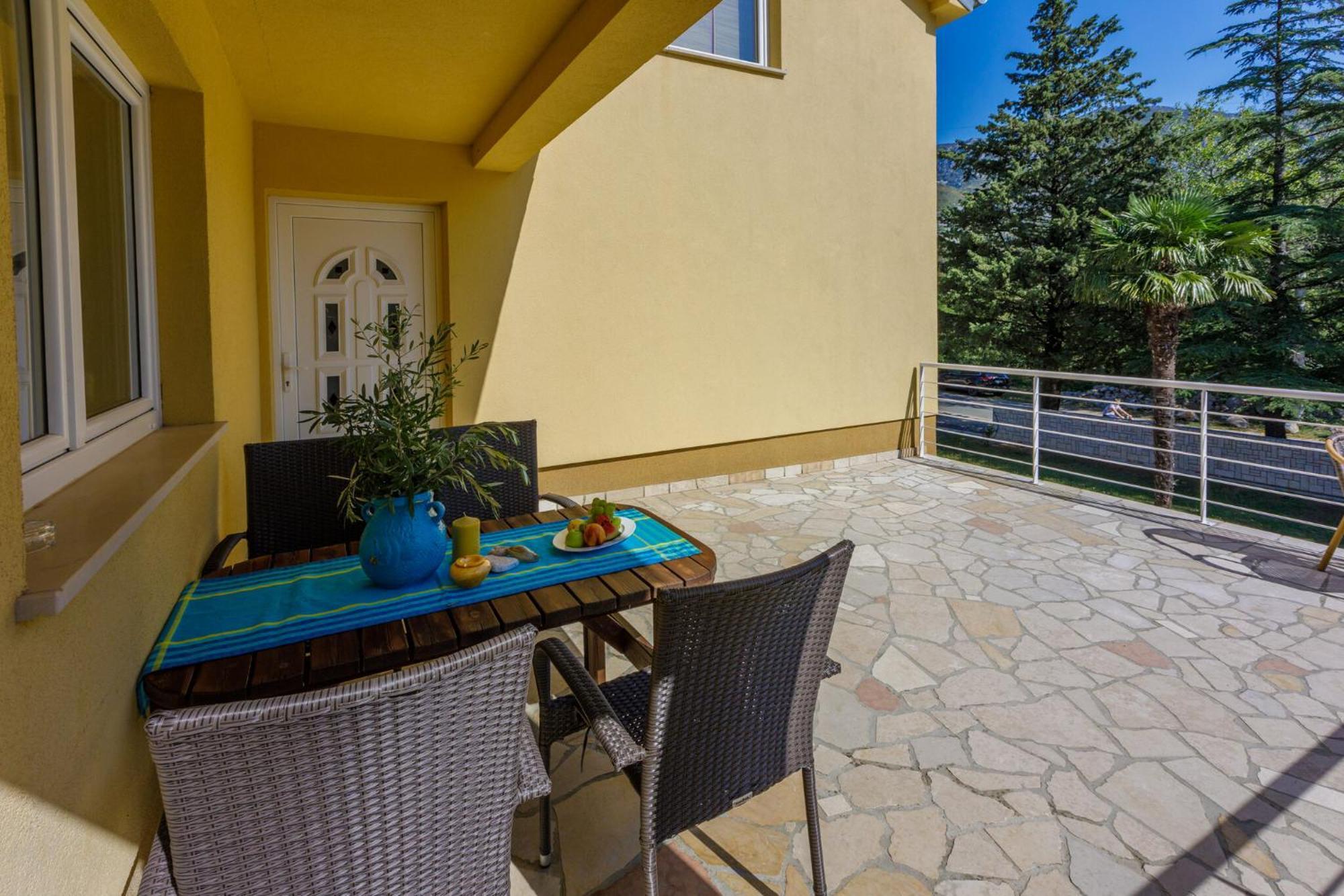 Emaris Apartment Tribalj  Luaran gambar