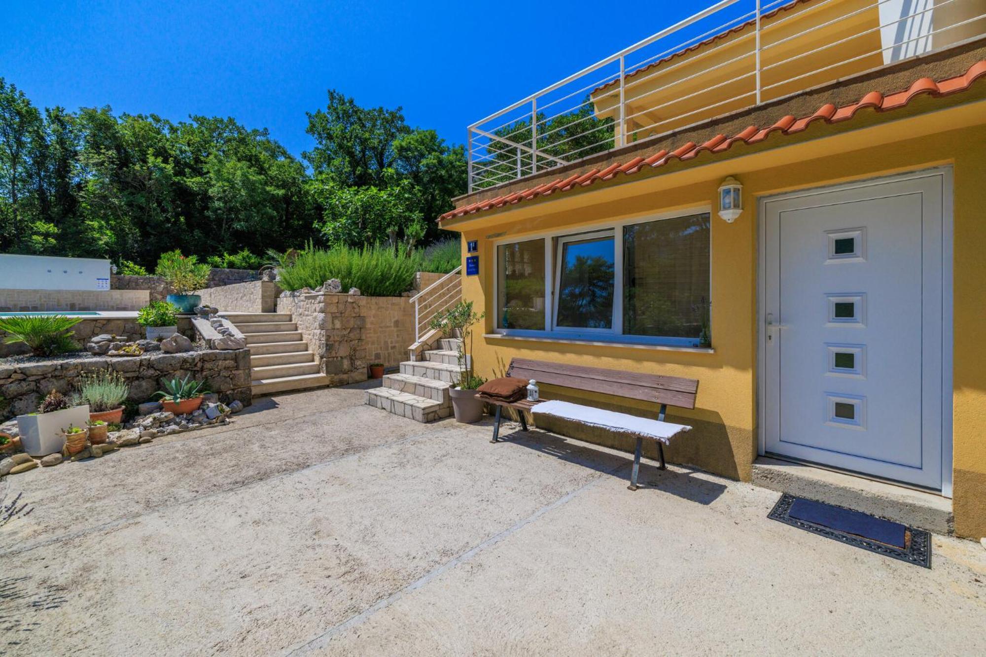 Emaris Apartment Tribalj  Luaran gambar