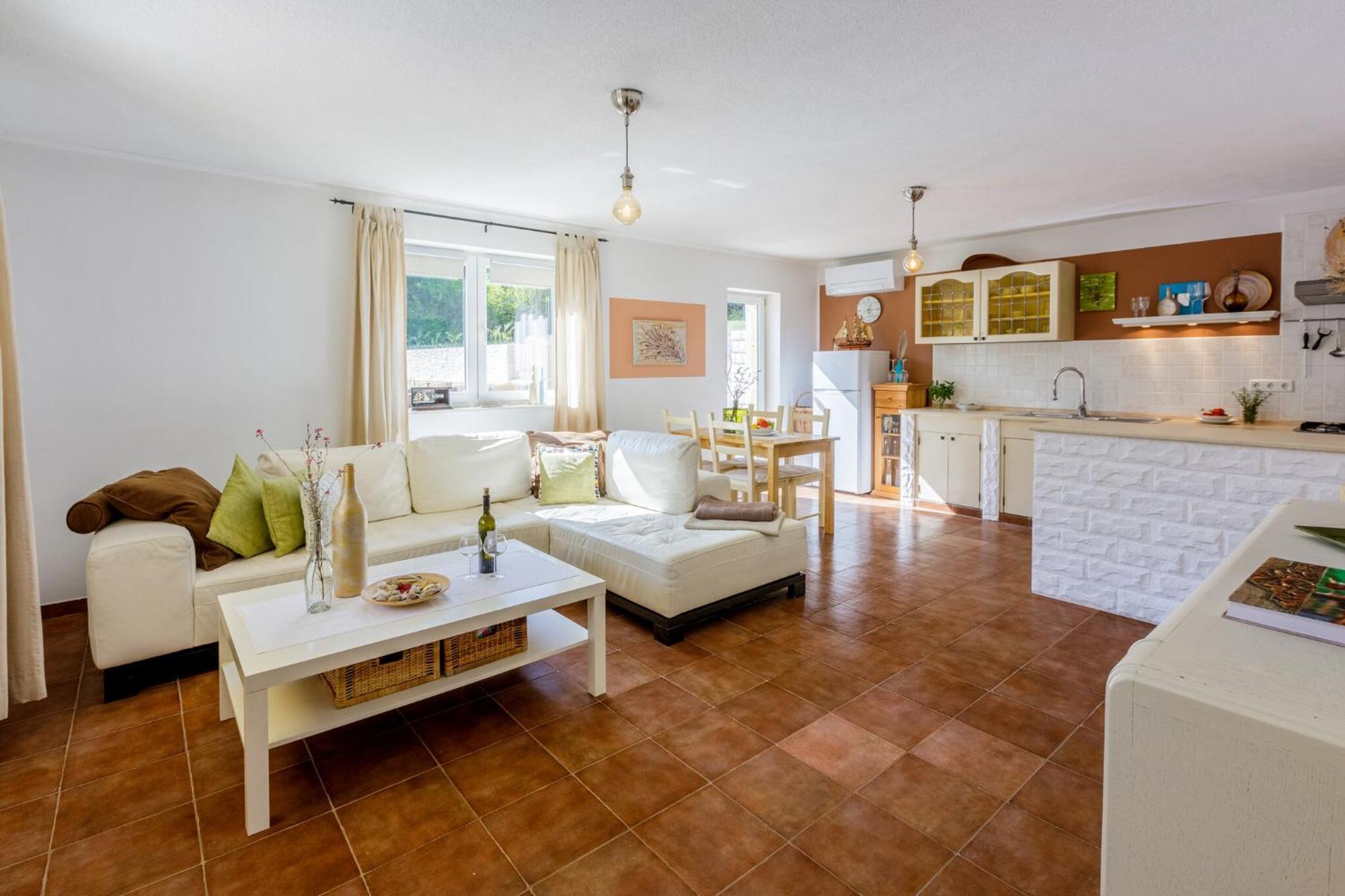 Emaris Apartment Tribalj  Luaran gambar