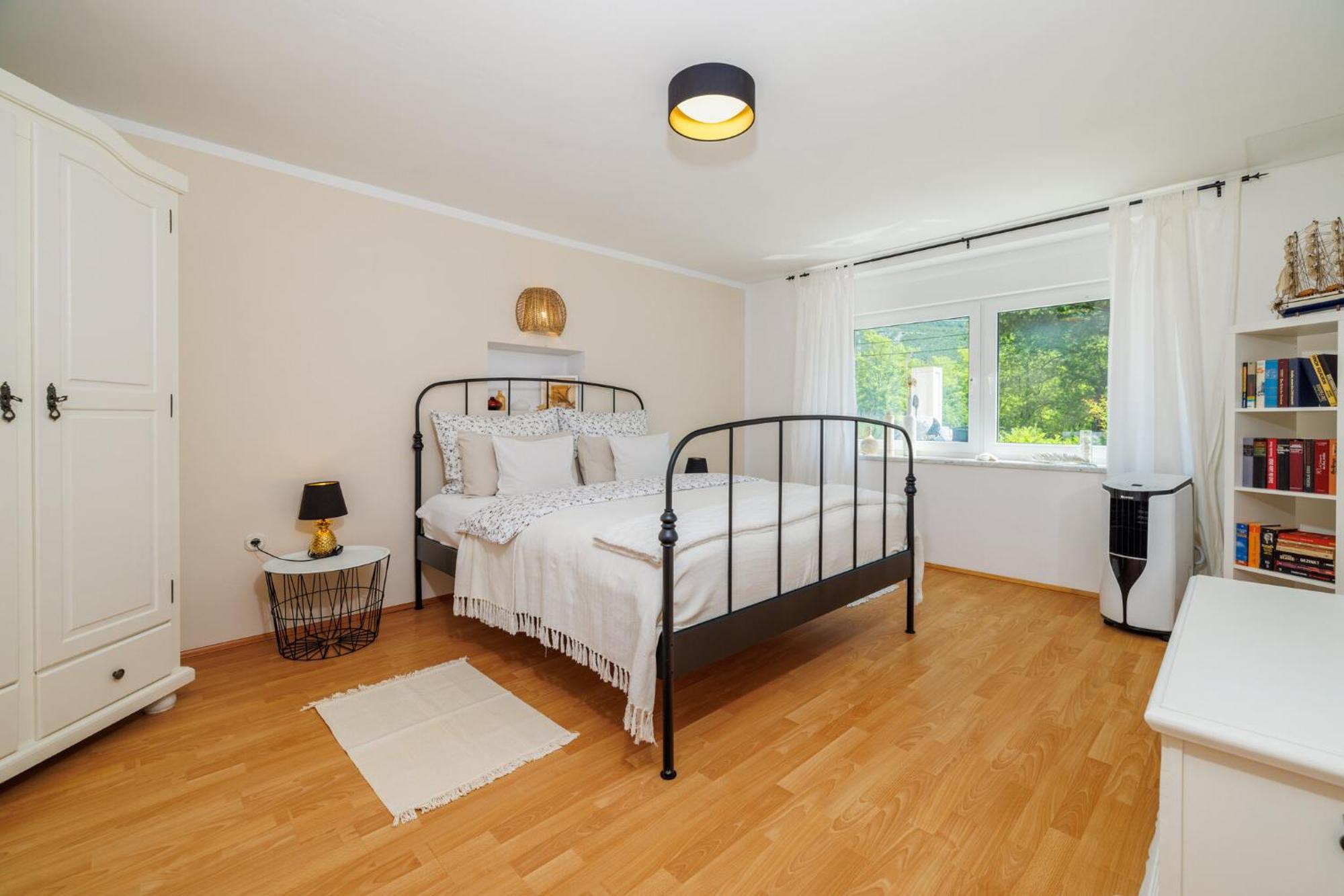 Emaris Apartment Tribalj  Luaran gambar