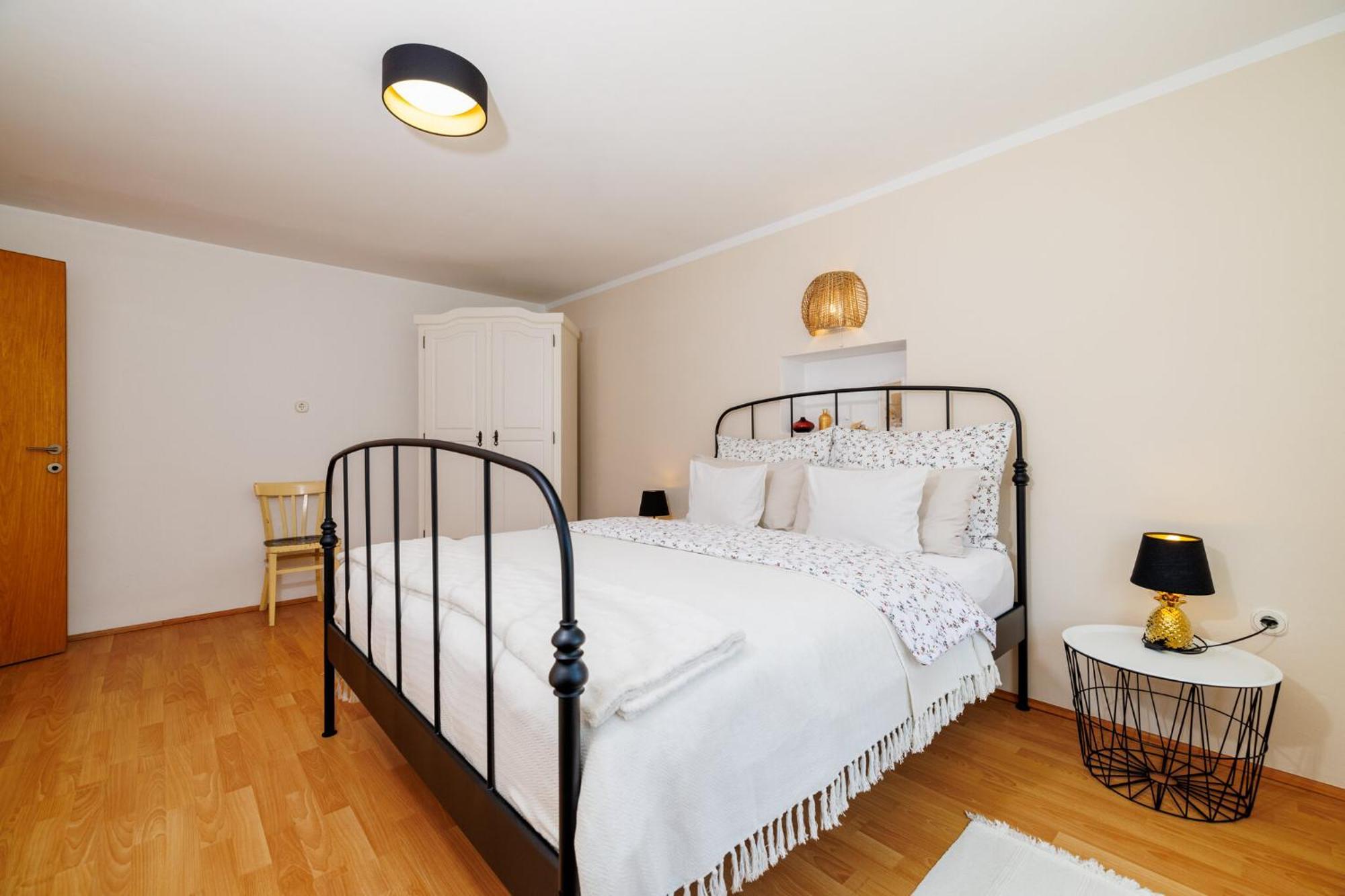 Emaris Apartment Tribalj  Luaran gambar