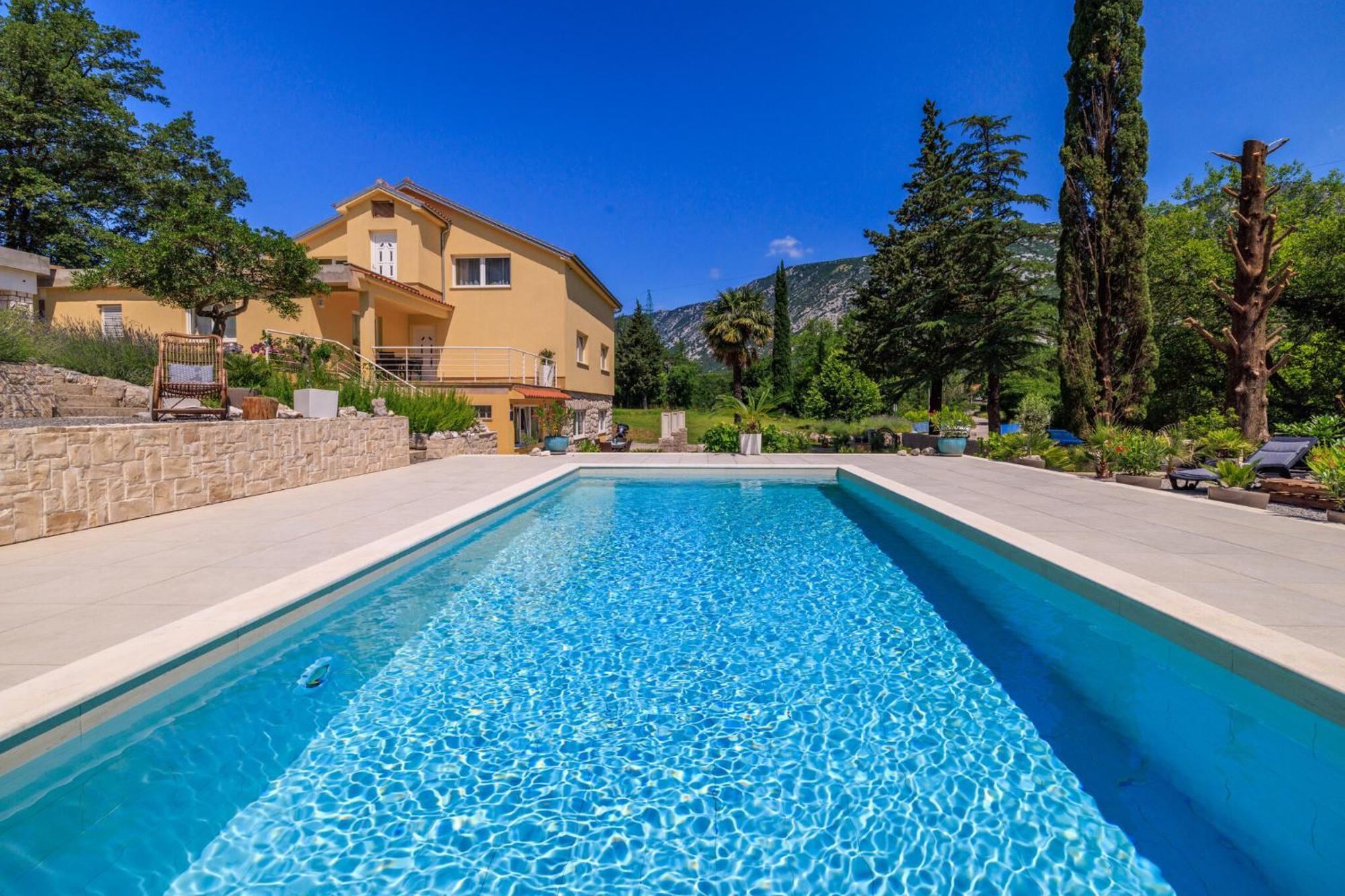 Emaris Apartment Tribalj  Luaran gambar