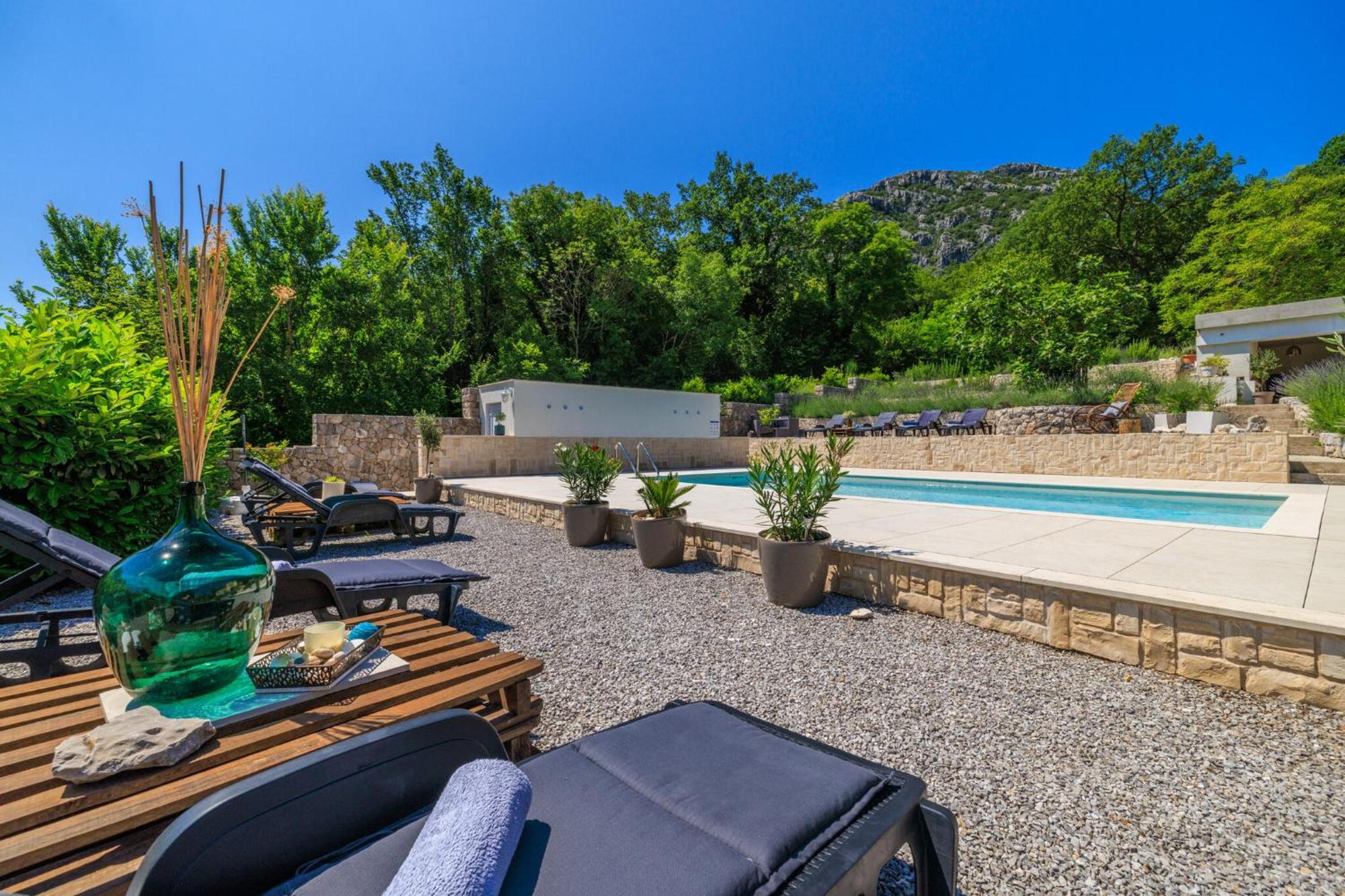 Emaris Apartment Tribalj  Luaran gambar